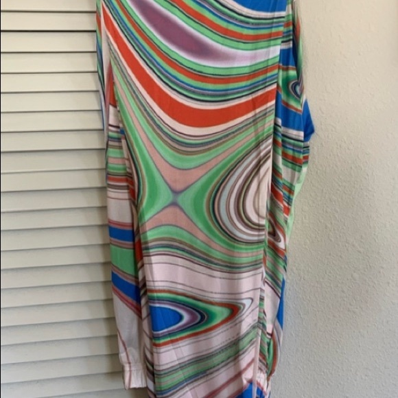 Swirls of color mesh leggings - Picture 8 of 8